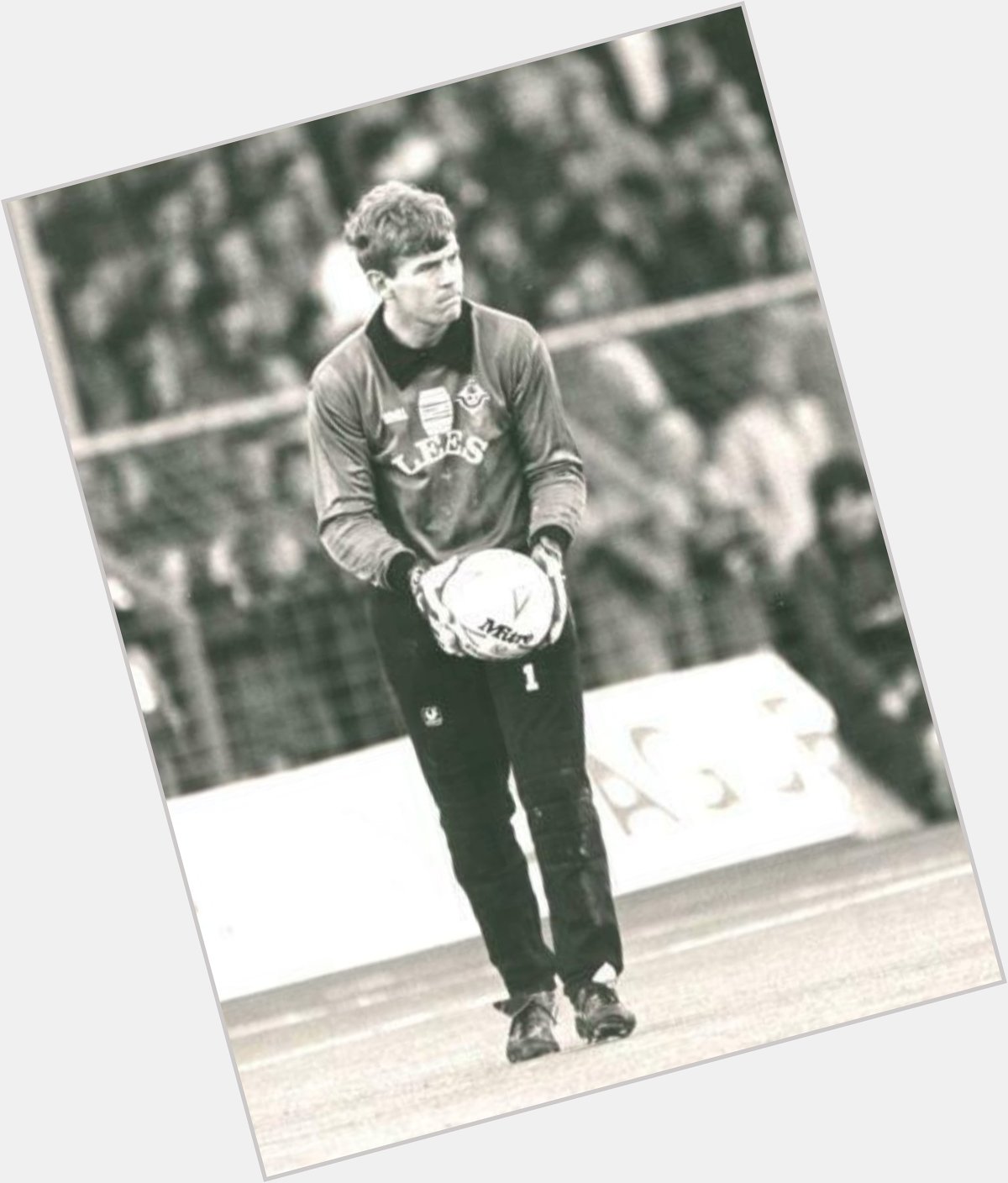 Happy Birthday to former Oldham Athletic & England U21 goalkeeper Andy Goram 