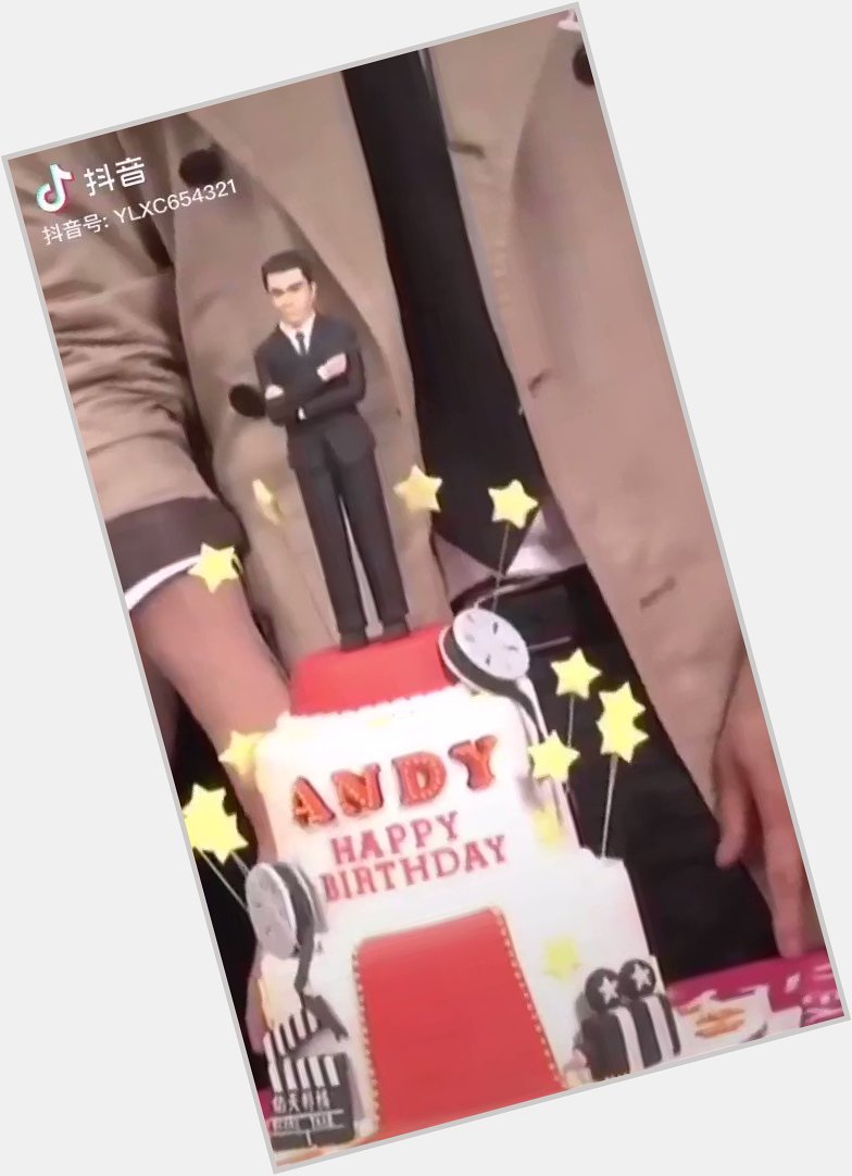 My God, Andy Lau is 60 years old!
Happy birthday to him!          
