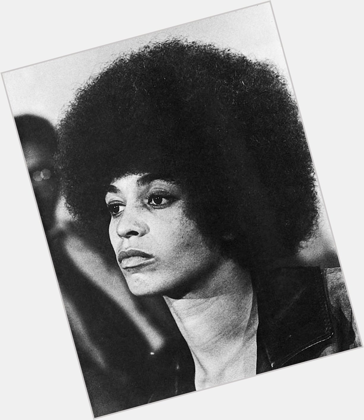    Happy Birthday to Ms. Angela Davis! A woman dedicated to educating & elevating the masses. 