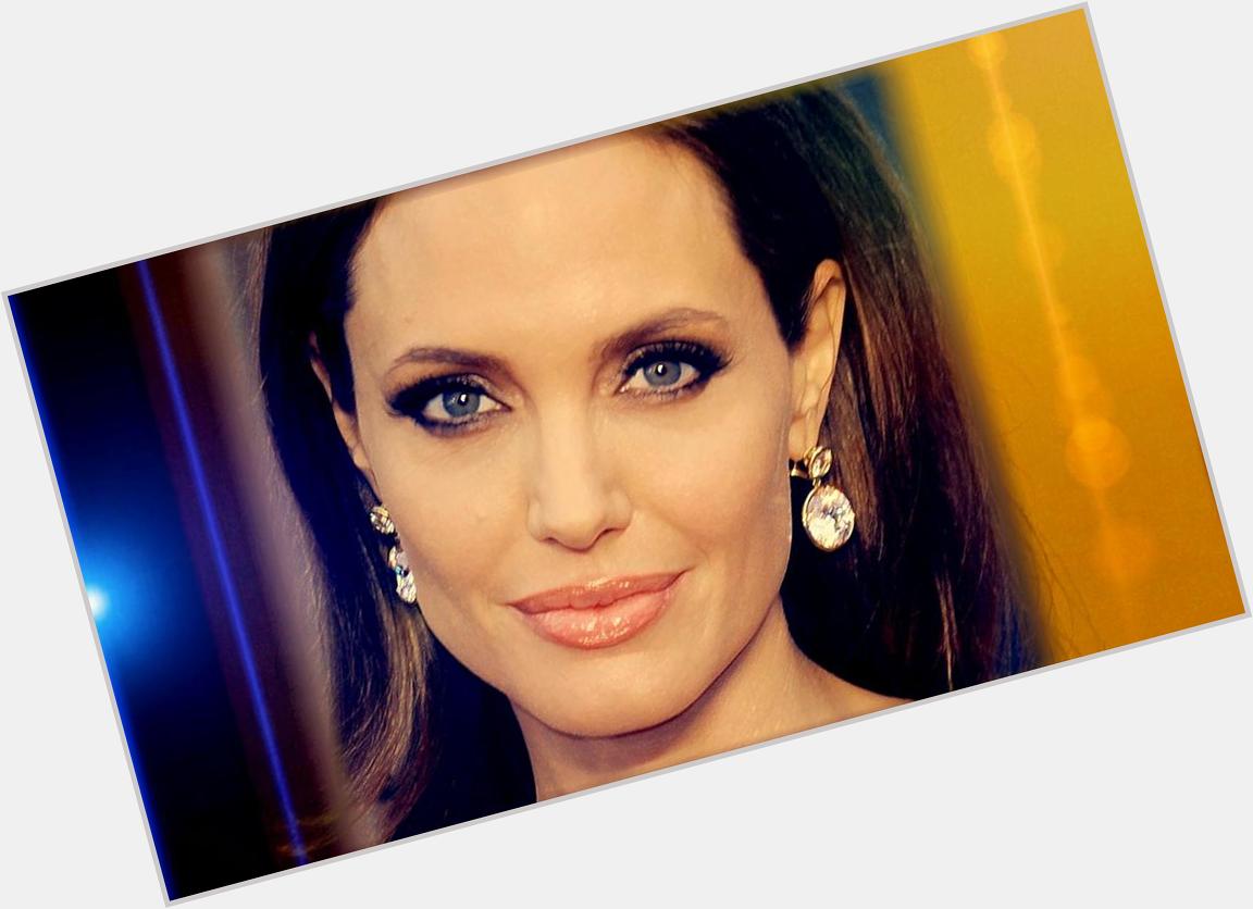 Oggi 4giugno
 è nata
Angelina Jolie

Happy birthday! 