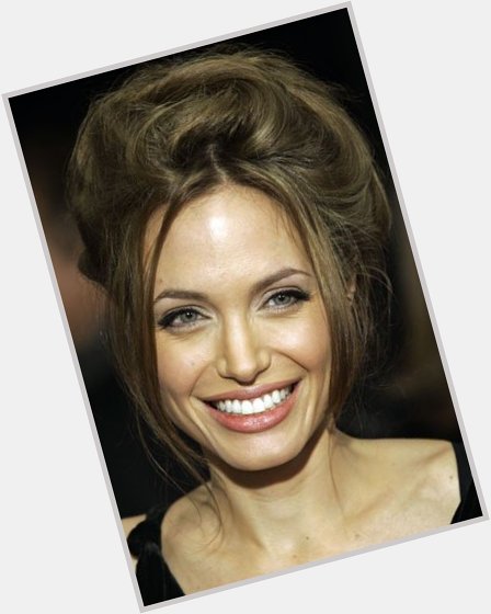 Nace e 4 de junio pero de 1975: Angelina Jolie, actriz estadounidense. happy birthday 