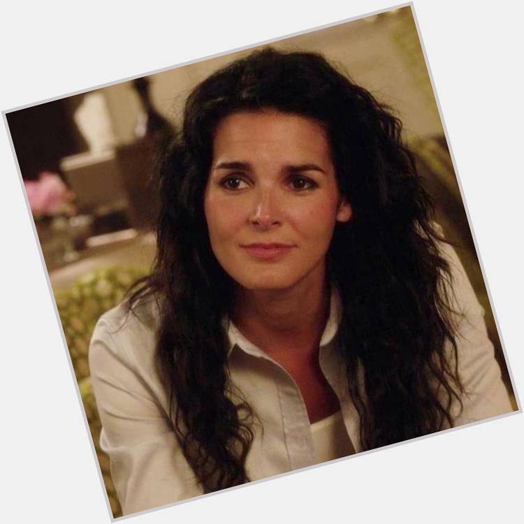 Happy birthday to the beautiful superb actress Angie harmon       