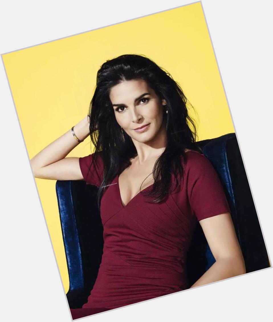 Happy birthday to Angie  Harmon  she is a true inspiration to all and when she smiles  I smile 