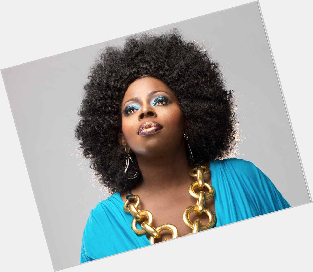 Happy birthday to the incredible Angie Stone  