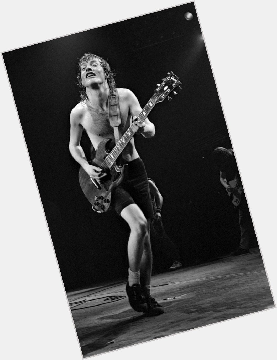 Happy Birthday to Angus Young ! 