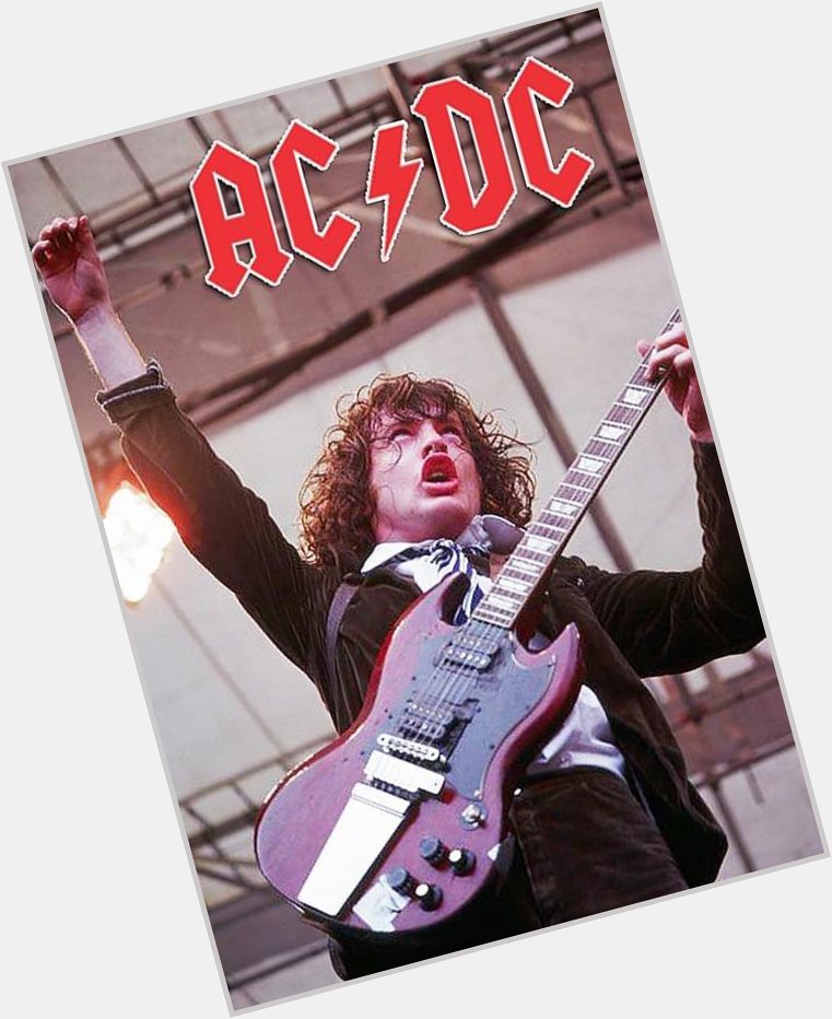 Happy birthday ANGUS YOUNG!
(March 31, 1955) 