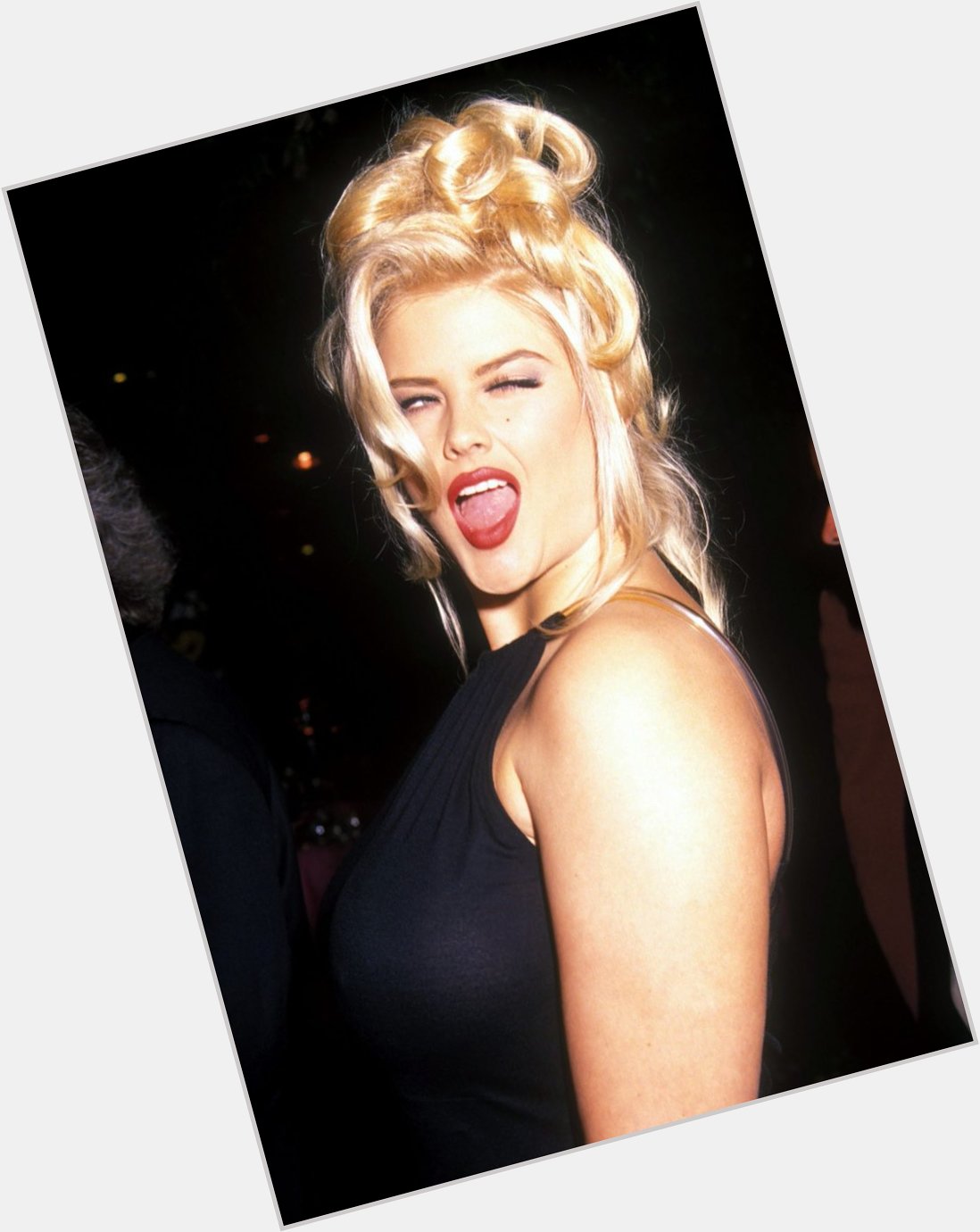 Happy birthday to this beautiful angel you are truly missed Anna Nicole Smith 