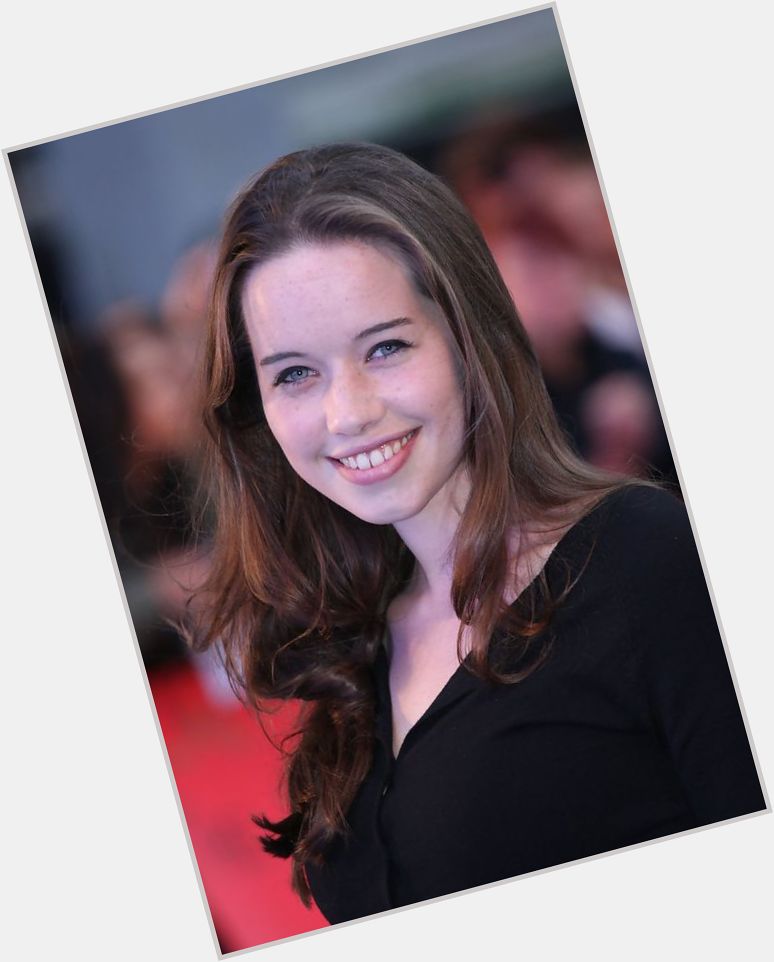 Happy birthday our queen anna popplewell 