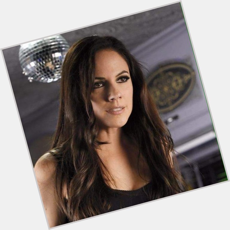 Happy birthday to the beautiful and talented Anna Silk hope you habe a Faetastic day 