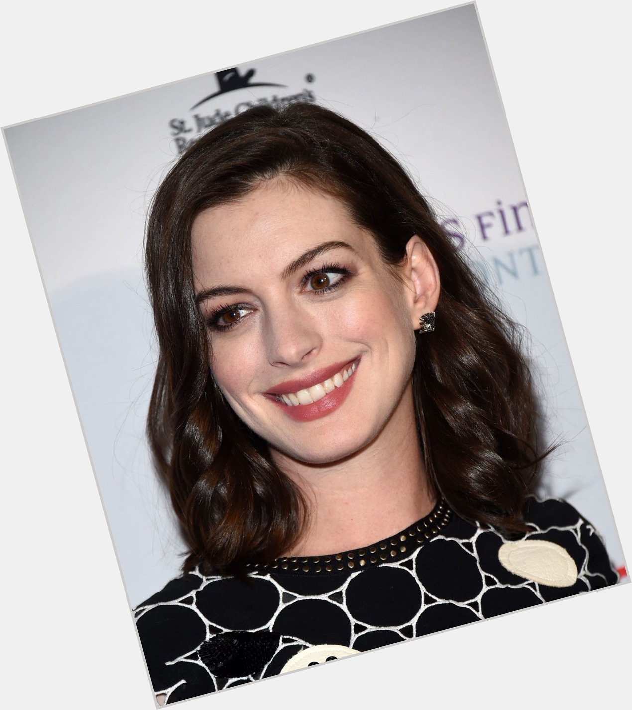 Happy birthday to the beautiful and sultry Anne Hathaway! 