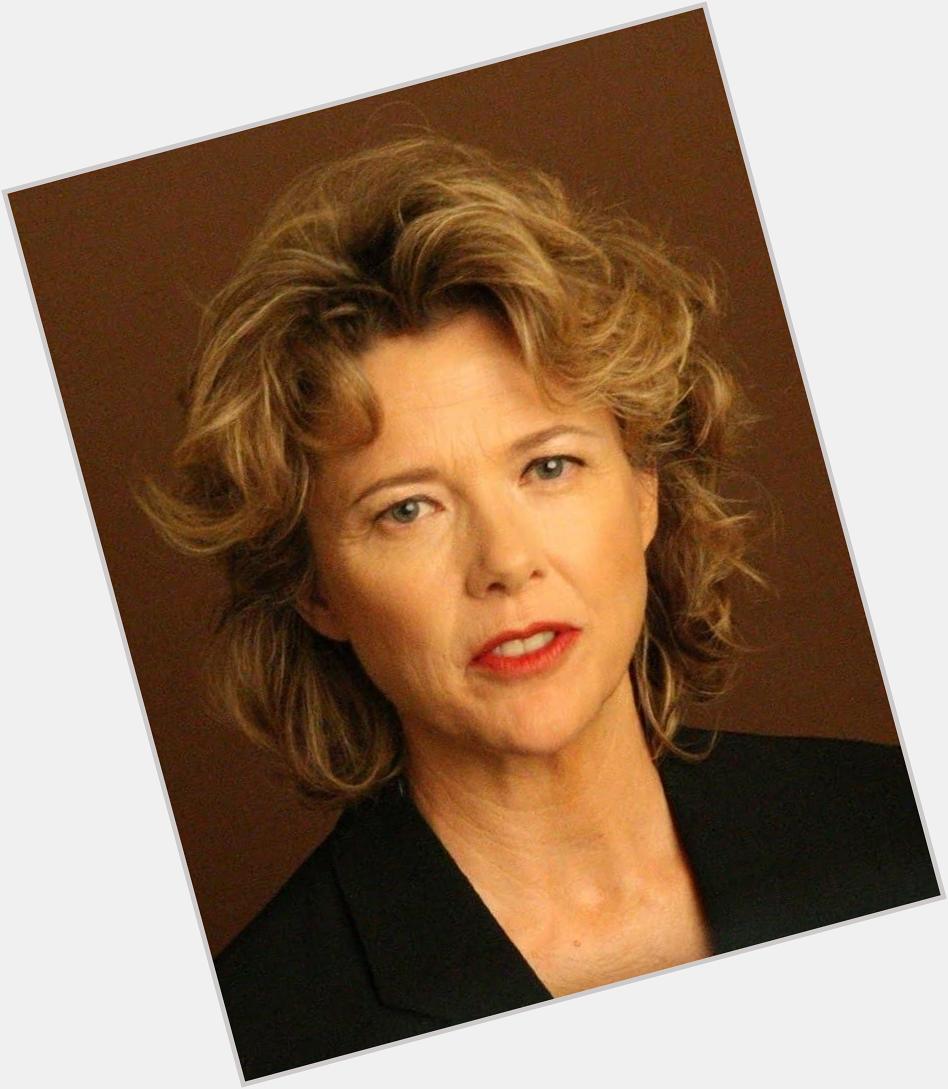 Happy to Annette BENING

 