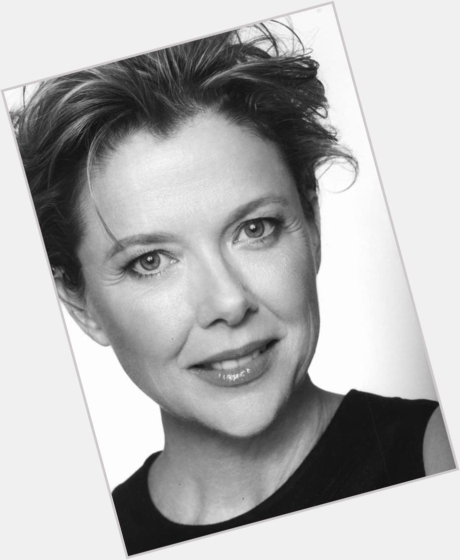 Happy Birthday to Annette Bening who turns 61 today! 