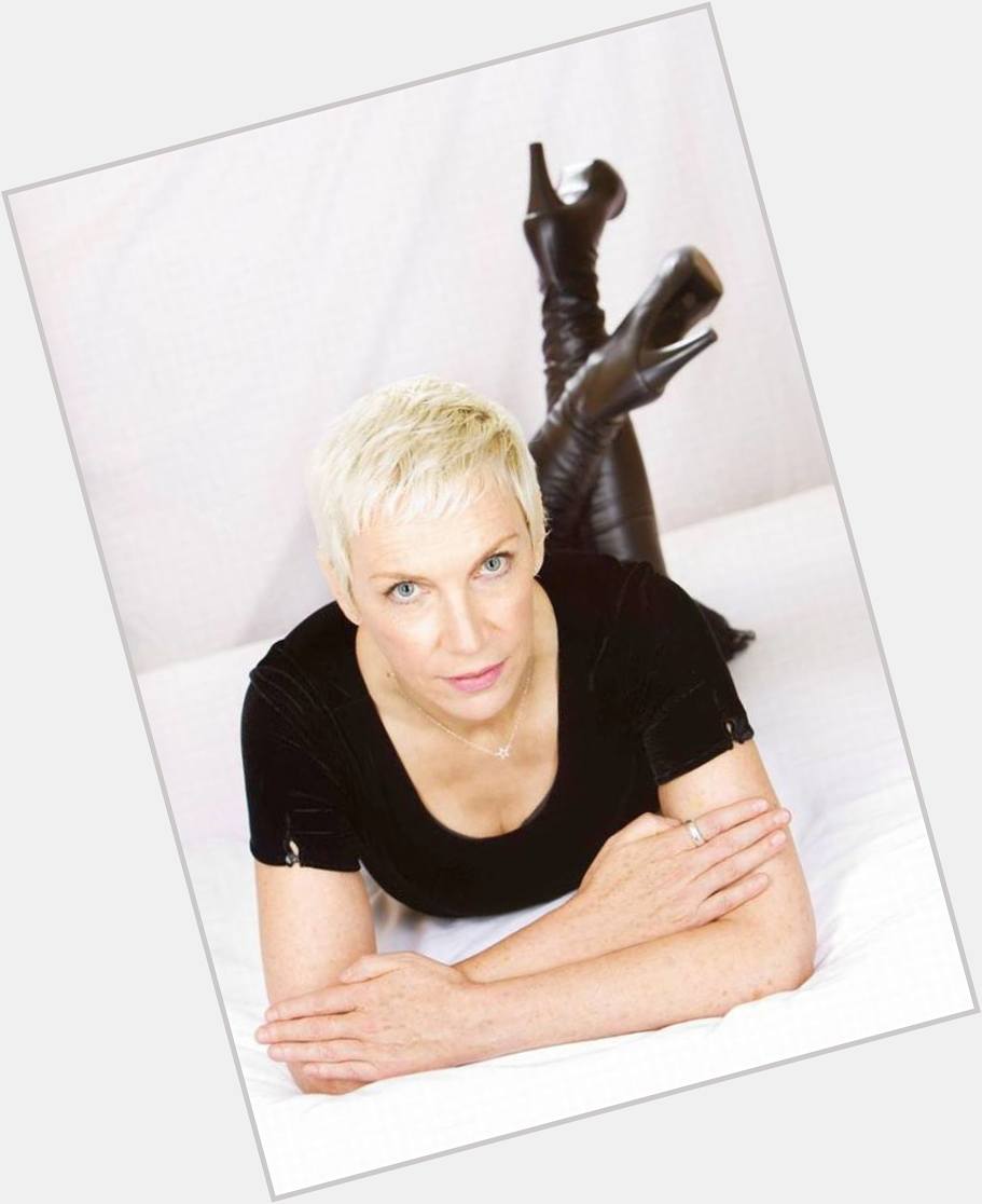 Happy Birthday to Annie Lennox who turns 64 today! 