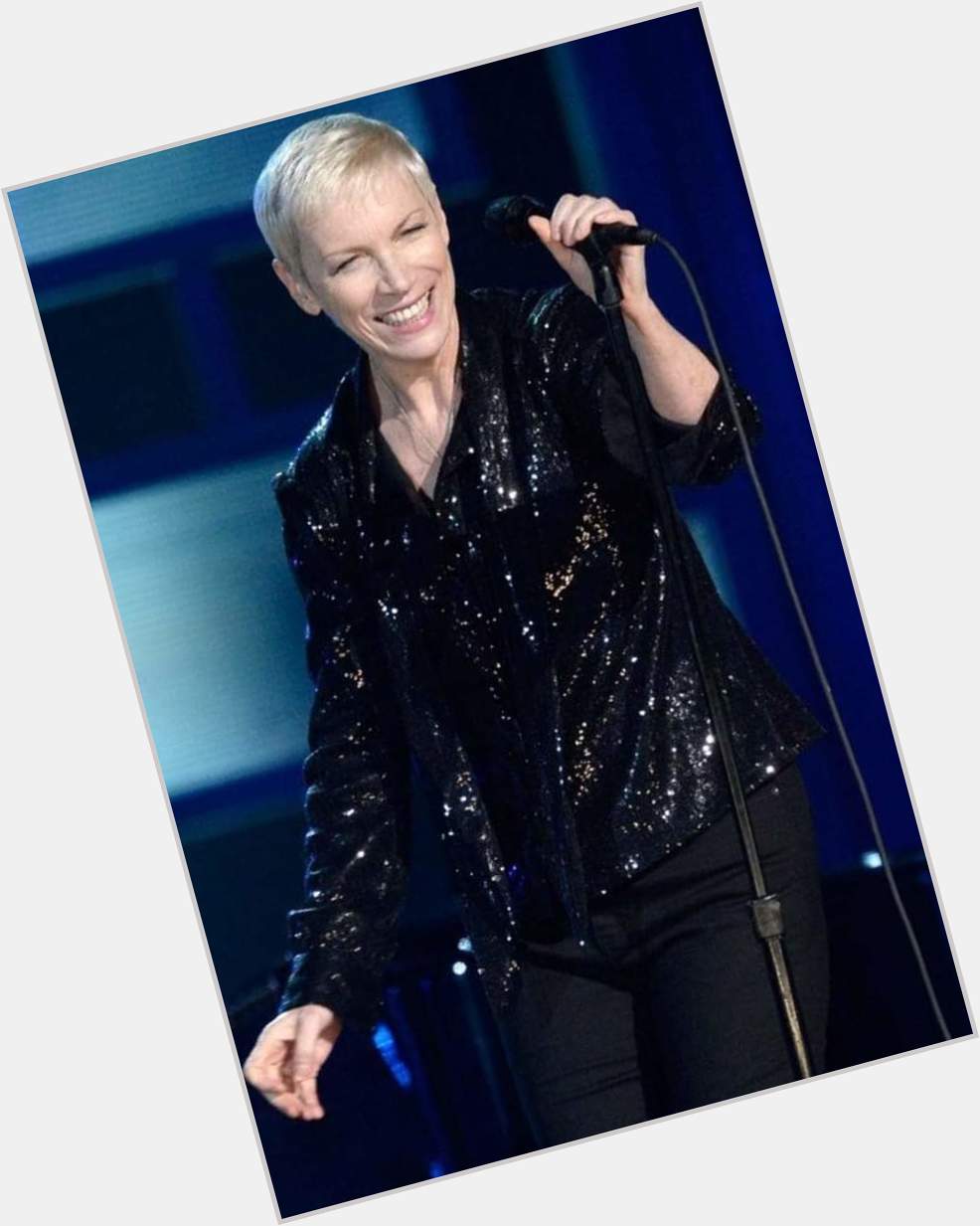 Happy birthday annie lennox  singer former partner of dave stewart proffesionally and personally  . 