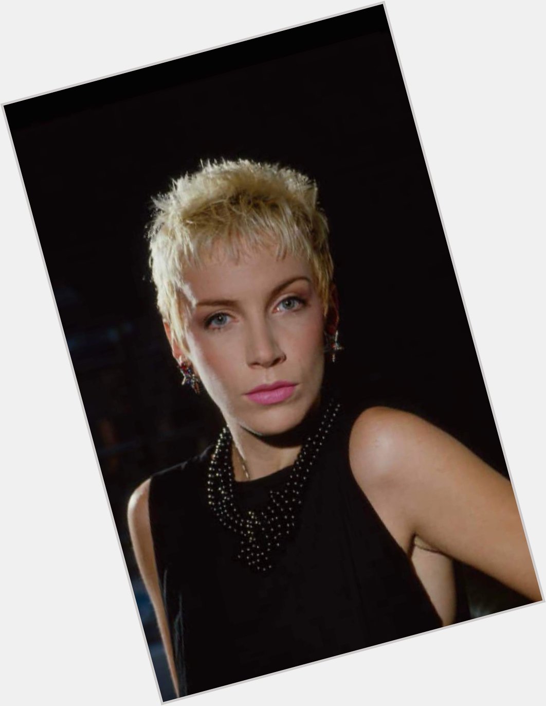Happy birthday to Annie Lennox of the Eurythmics born on Christmas Day in 1954! 
