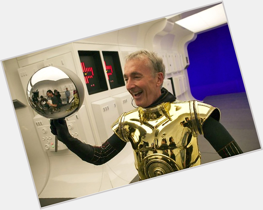 Happy birthday to C-3PO himself, Anthony Daniels! 

Who is your fave droid in the Star Wars movies? 