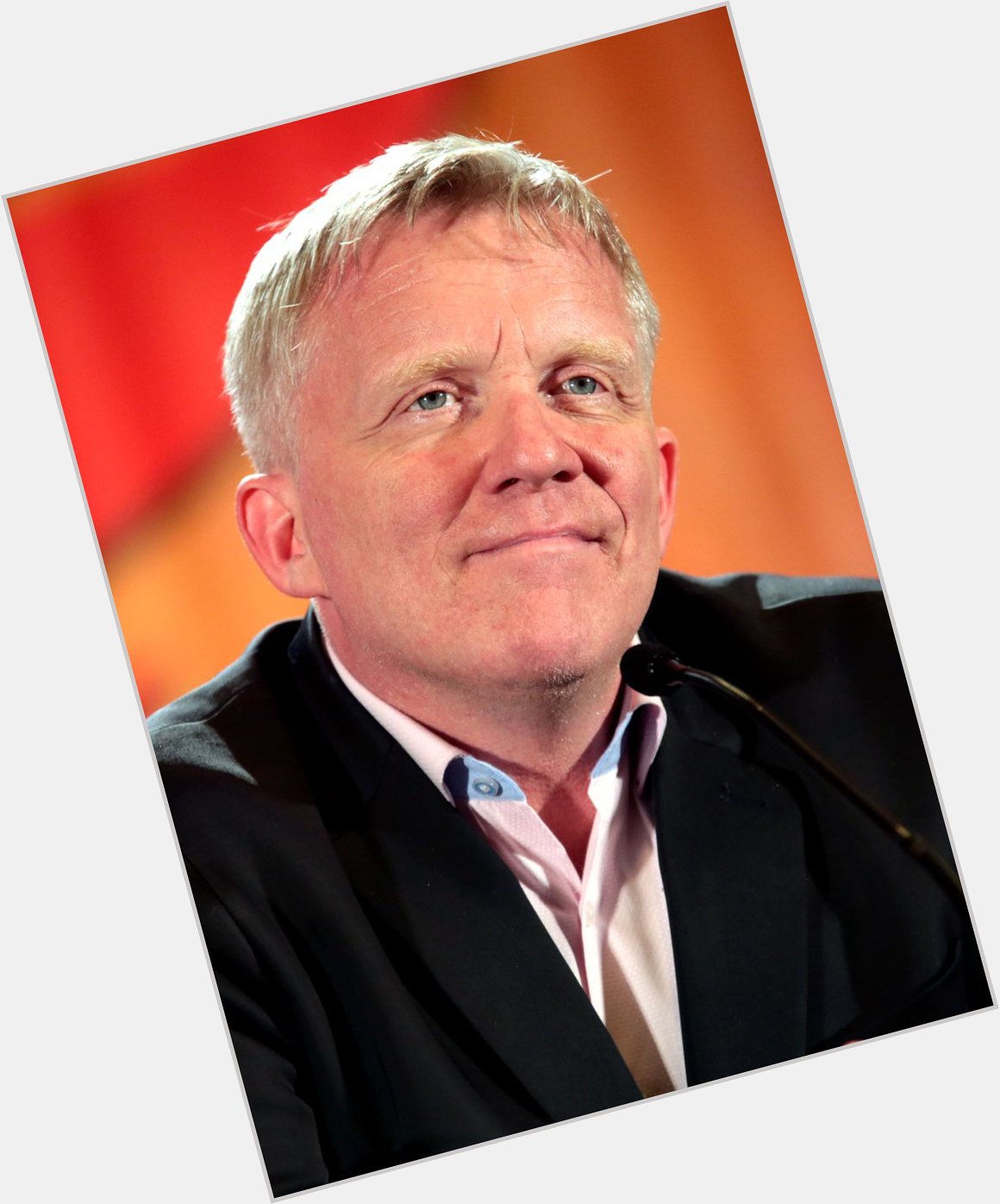 Happy 52nd Birthday to actor, producer and director, Anthony Michael Hall! 