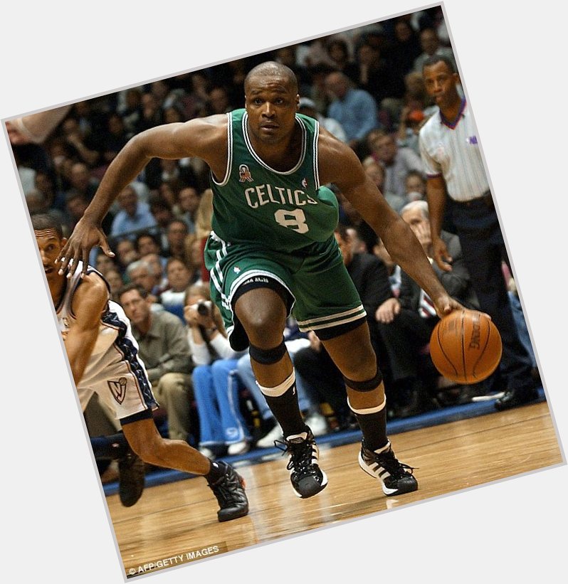Happy Birthday to Antoine Walker who turns 41 today! 