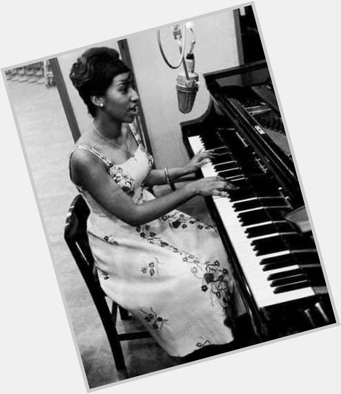 Happy Birthday To The Queen of Soul, The Legendary singer Aretha Franklin March 25, 1942. 