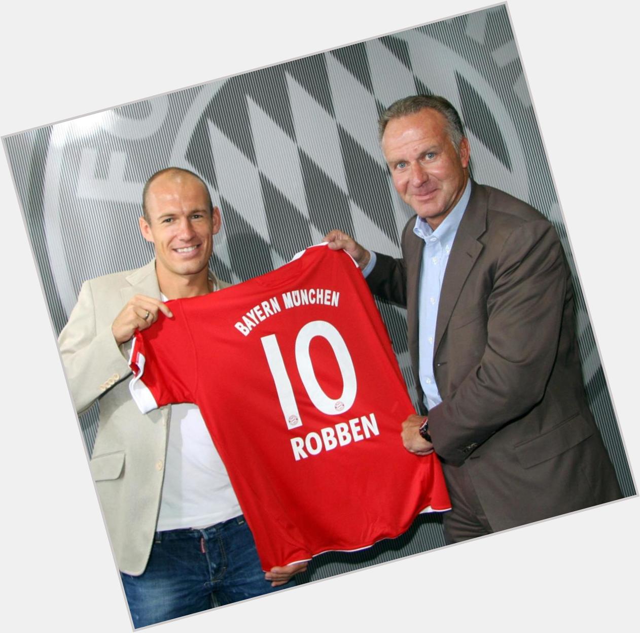 276 Games
134 Goals 
91 Assists 
17 Trophies
One Bayern legend

- Happy 34th birthday Arjen Robben! 