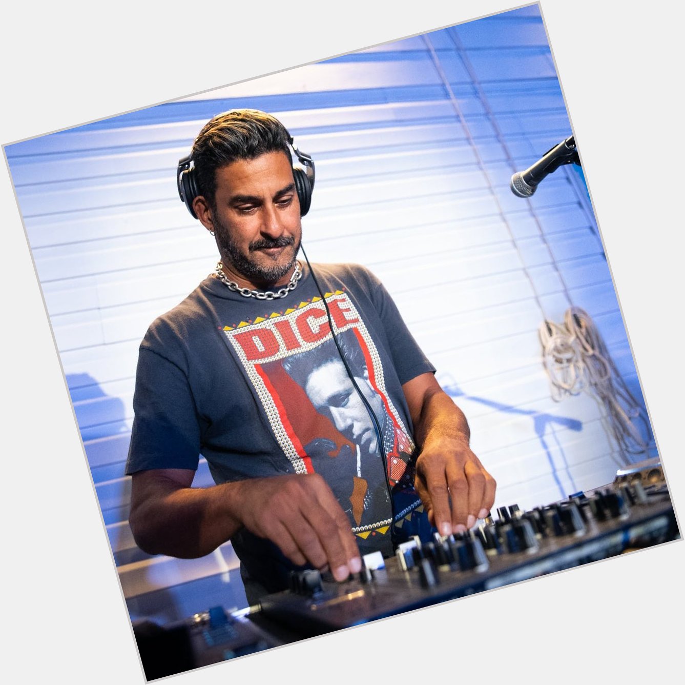 Happy Birthday to Armand Van Helden!! What s your favourite AVH track? 