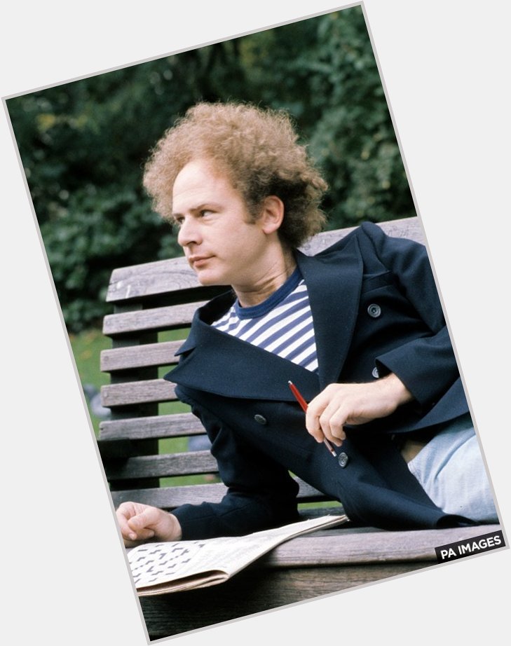 A very happy birthday to the legendary Art Garfunkel who is 76 today! 