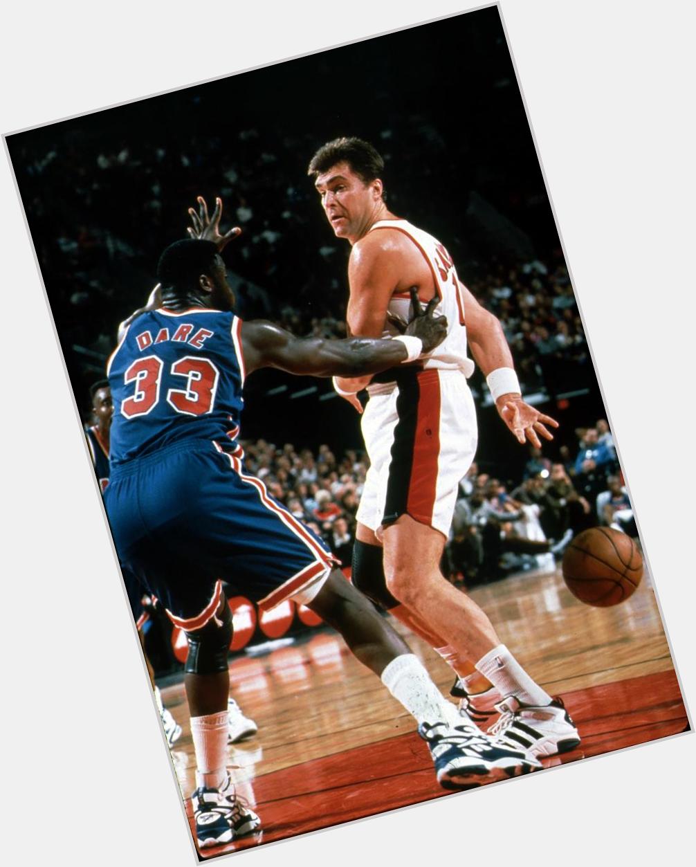 Happy 50th birthday to Arvydas Sabonis, seen here confusing the hell out of poor Yinka: 