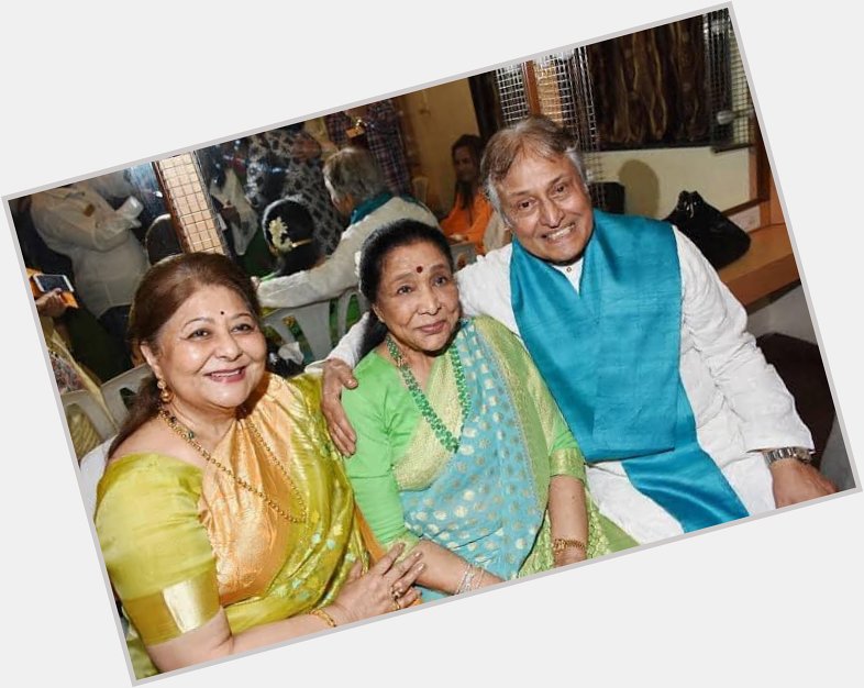 Wishing the iconic Asha Bhosle ji a very Happy Birthday!!  