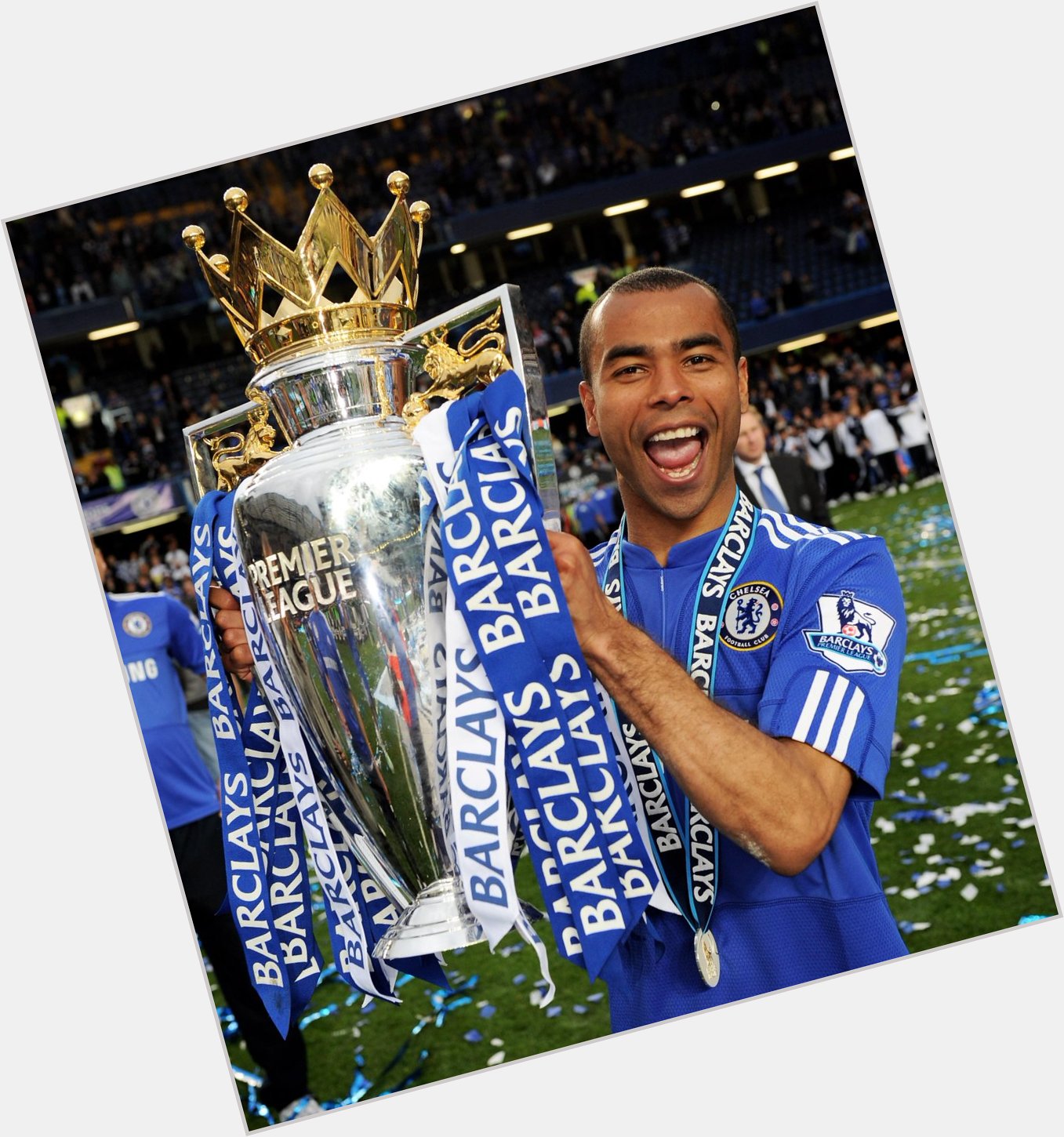   Happy birthday to Chelsea legend Ashley Cole - 34 today! 