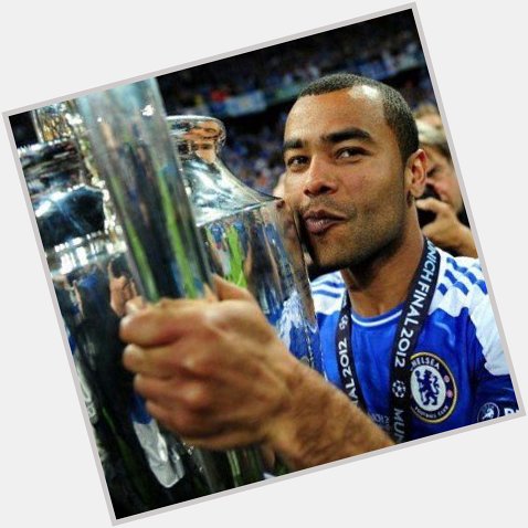 Happy birthday to Ashley Cole! One of the all-time great left backs without a doubt... 