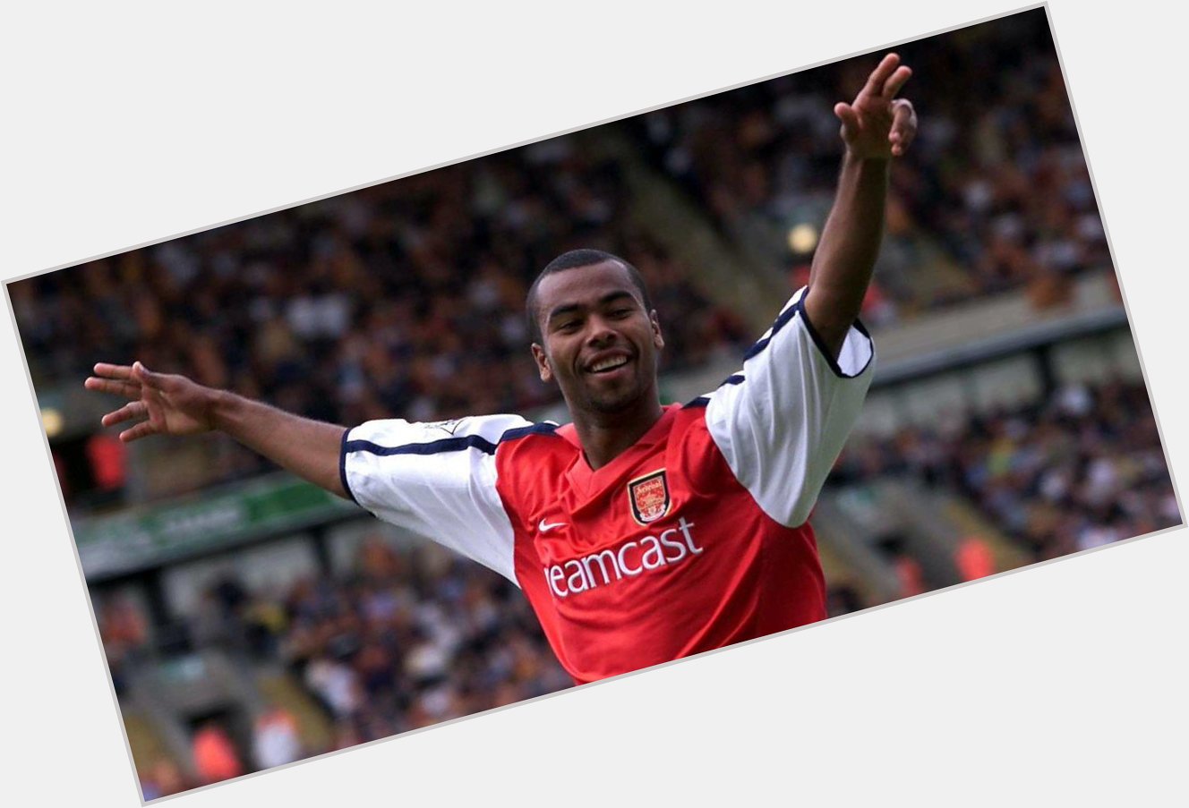 Happy birthday to Ashley Cole (35), a former player for  and 