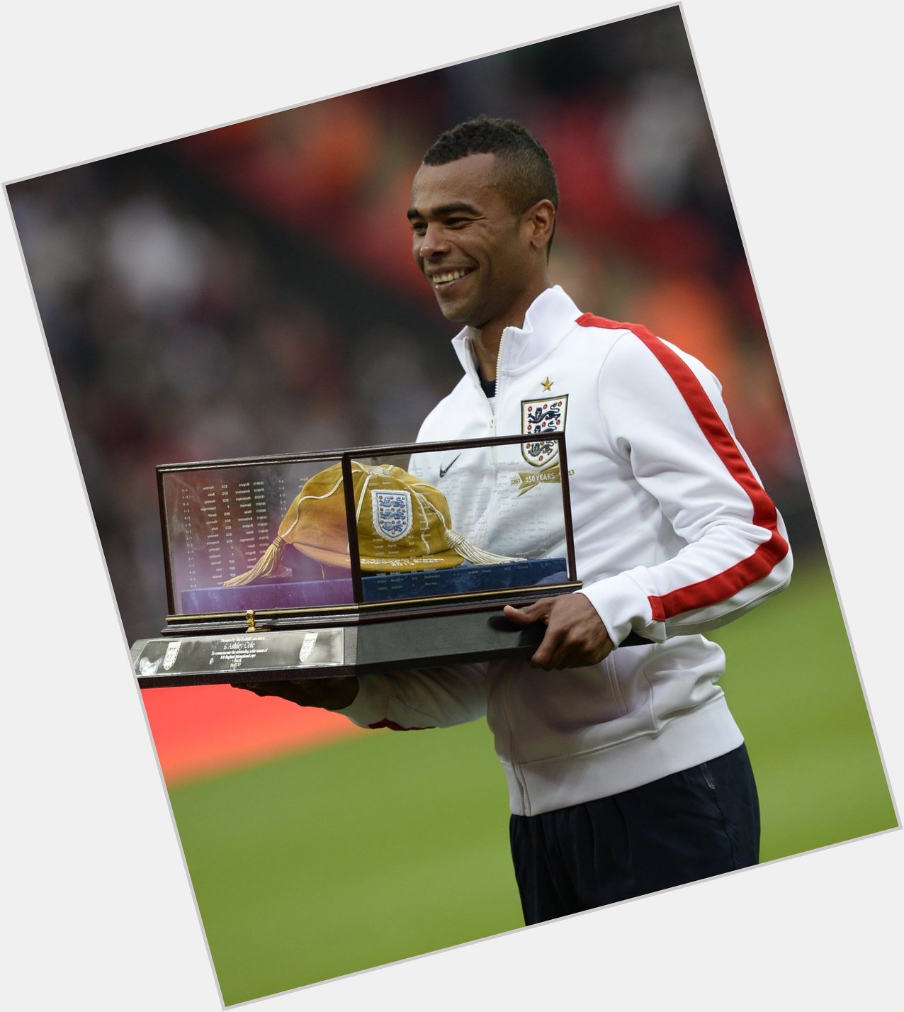 Happy Birthday to Ashley Cole! 

Name a better left back... we\ll wait 