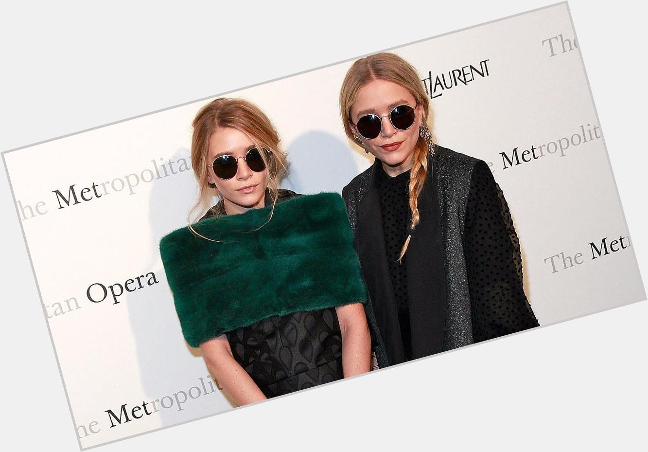 Here are 89 of Mary-Kate and Ashley Olsen\s best outfits. Happy 29th birthday ladies!  