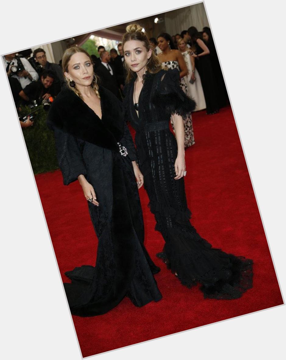 Happy Birthday to Fashion twins Mary Kate and Ashley Olsen 