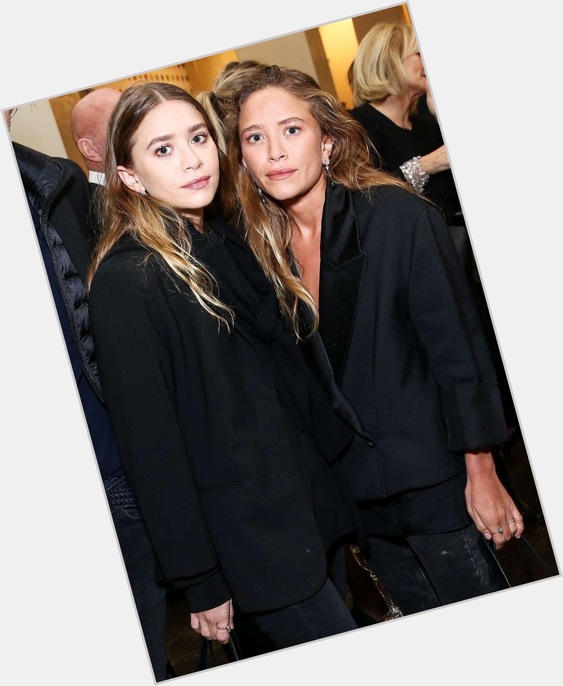HAPPY BIRTHDAY TO MY QUEENS MARY-KATE AND ASHLEY OLSEN I LOVE Y ALL SO MUCH 