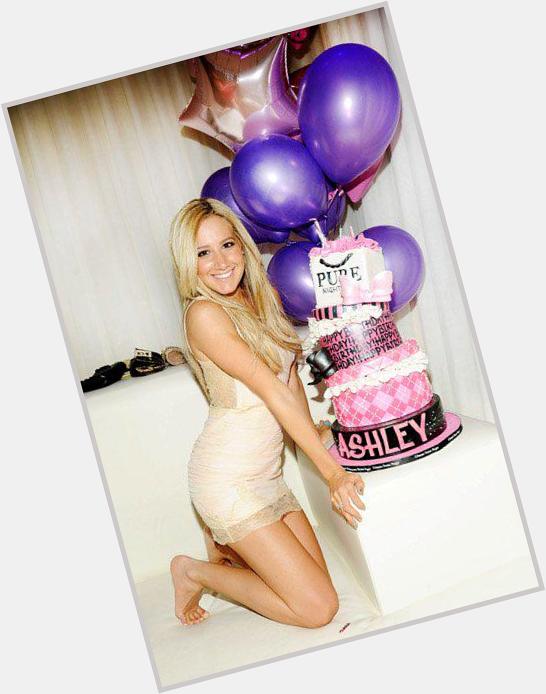 Mañana Ashley cumple 30 años! Así usaremos el tag \"Happy Birthday Ashley Tisdale\" durante todo el día en message! 