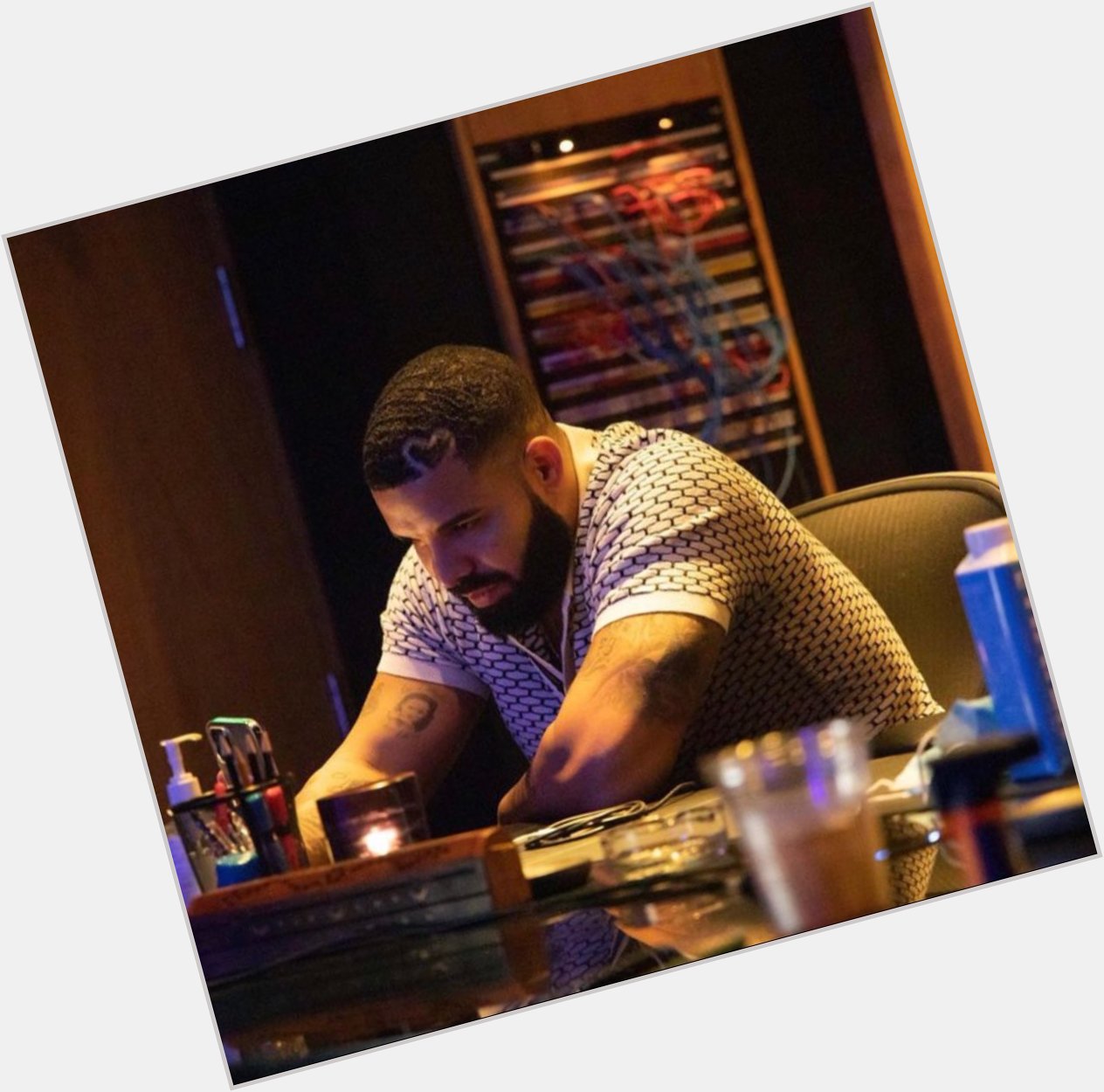 Happy Birthday Goat .
Aubrey Drake Graham. be bless.
Quel est votre  son préféré de Drake? 