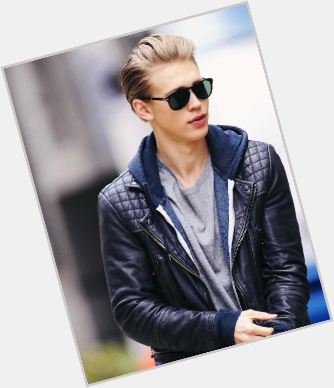Happy birthday to the wonderful Austin Butler. The guy who knows how to dress good   
