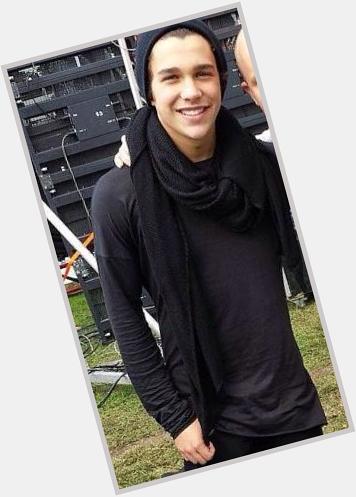 Happy Birthday austin mahone, that God will continue to bless today all are celebrating mahomies 