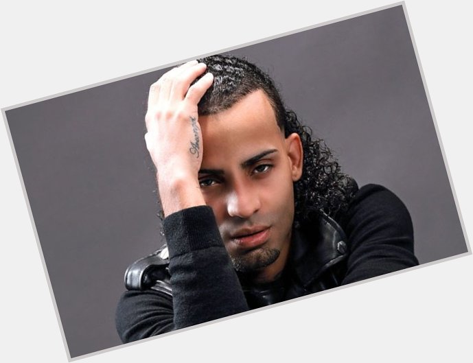 Un Día como hoy pero en 1985 nace nuestro pana Austin Santos .... !!Happy Birthday Arcangel!! 