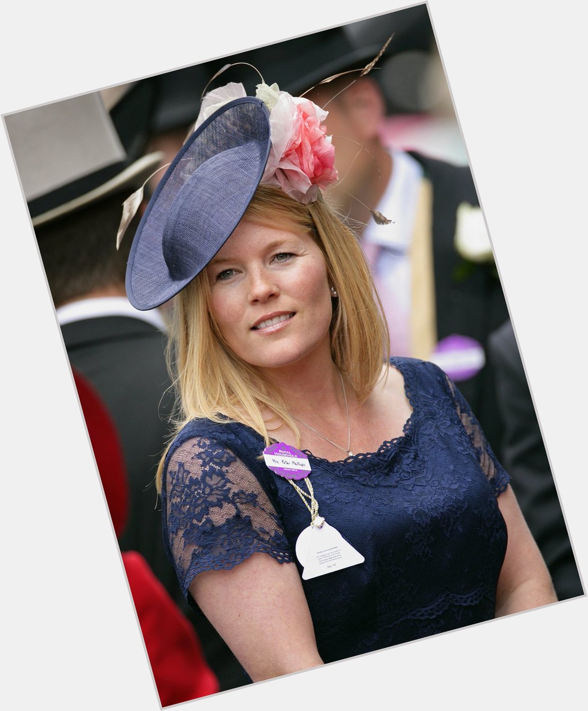 Happy Birthday Autumn Phillips! She\s the wife of Peter Phillips, grandson of Elizabeth II! She turned 40 today! 