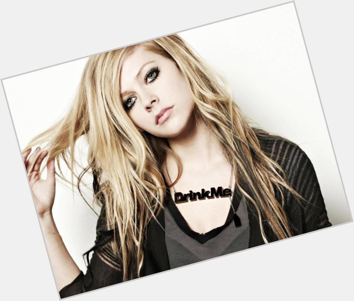Avril Lavigne cumple 31. Happy Birthday punk princess. 