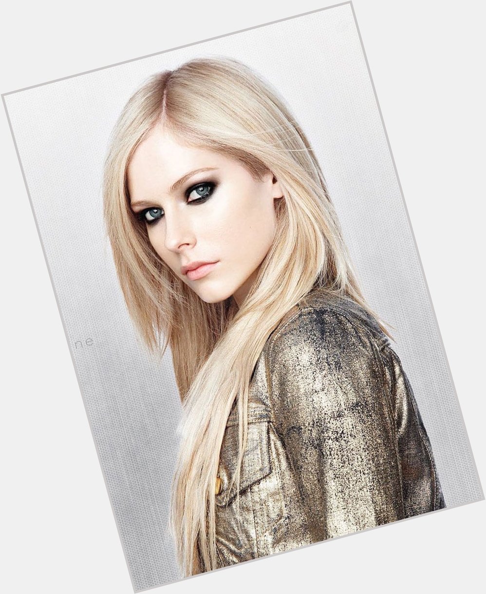 Happy Birthday to the beautiful Avril Lavigne, she turns 33 today    