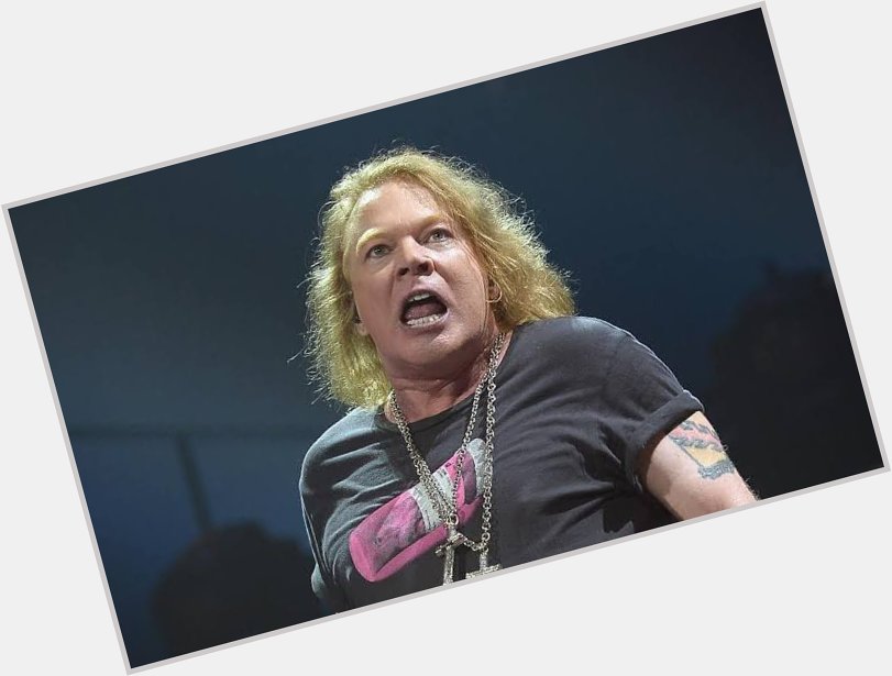 Happy birthday Axl Rose, me encantó cuando saliste como el papá de Chandler en Friends!! 