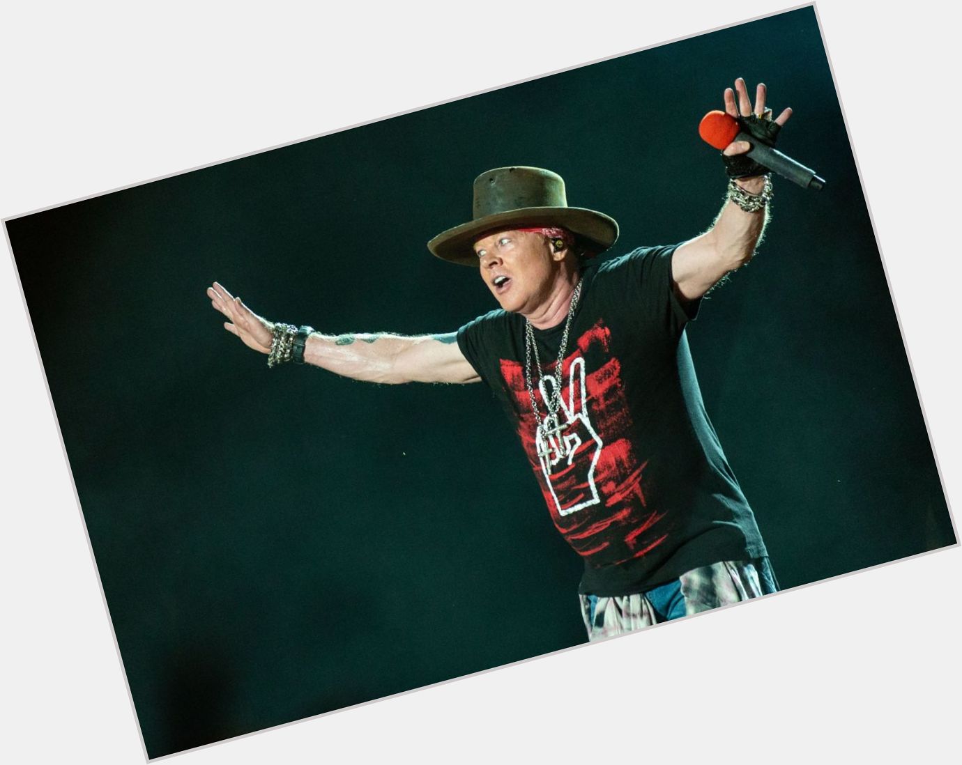 HAPPY BIRTHDAY TO THE BIGGEST LEGEND AND LEADER OF GUNS N\ ROSES AXL ROSE!!!      