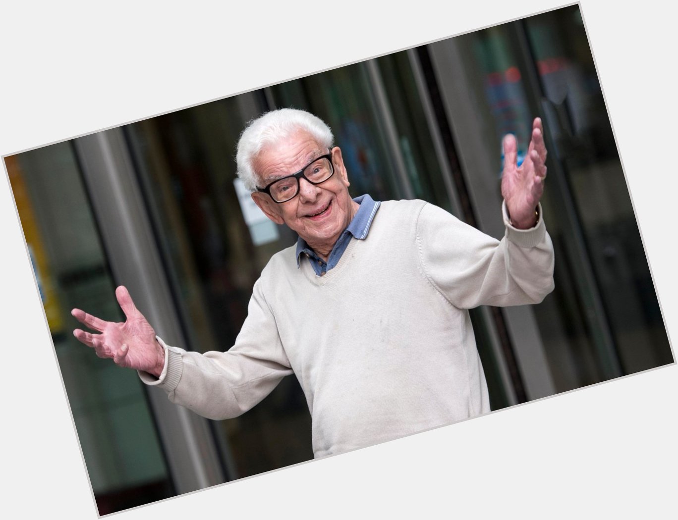 Happy birthday to one of the first David Nobbs Memorial Trust patrons, Barry Cryer! 