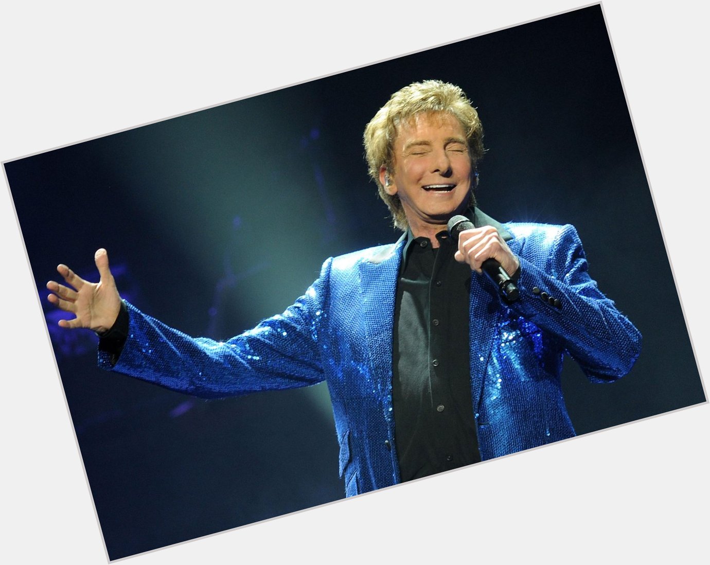 Happy birthday to 2012 Hall Of Fame inductee Barry Manilow! Have a great show tonight in Brooklyn! 