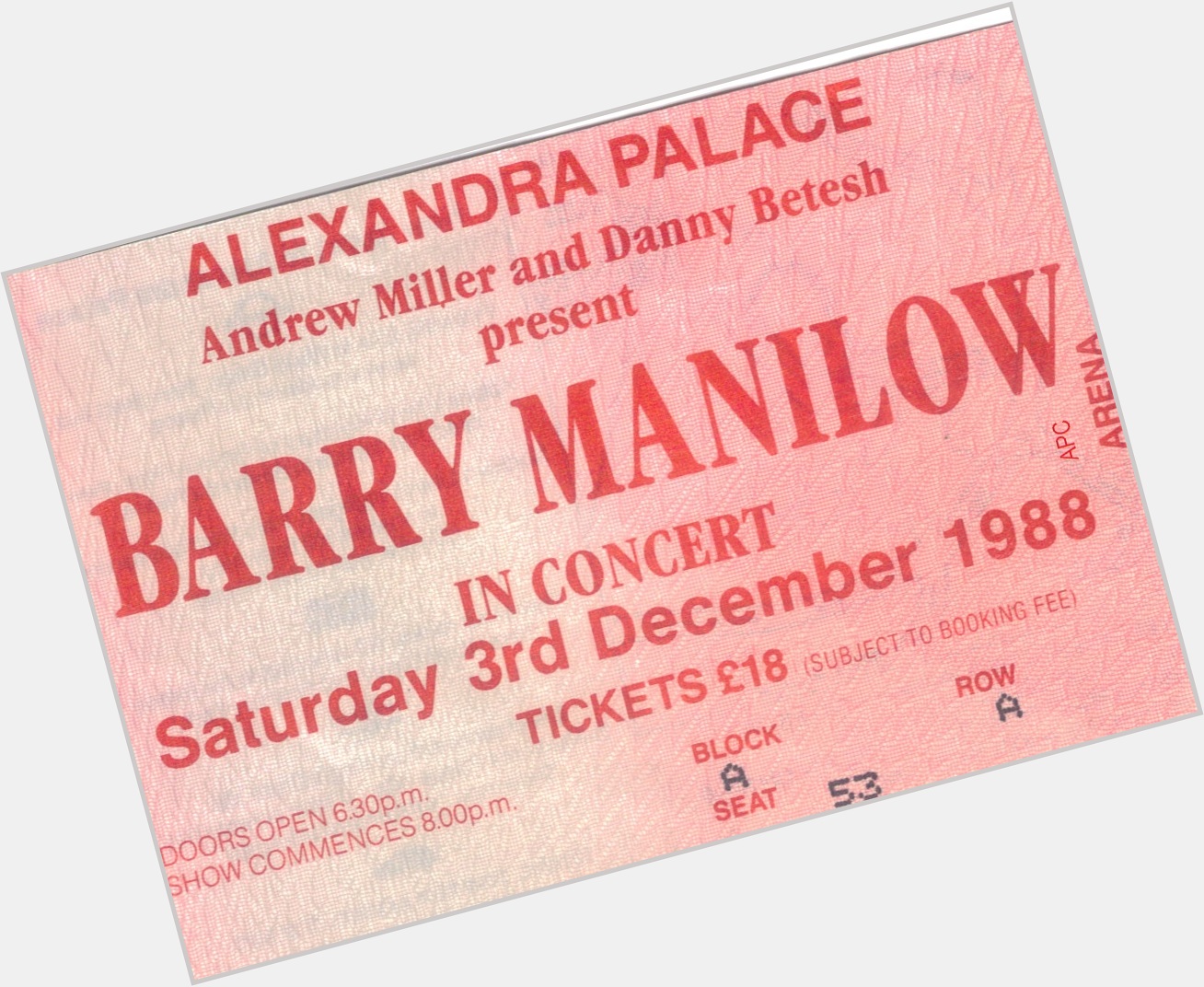 Happy Birthday to Barry Manilow, born in 1943.
He played Alexandra Palace in 1988! 