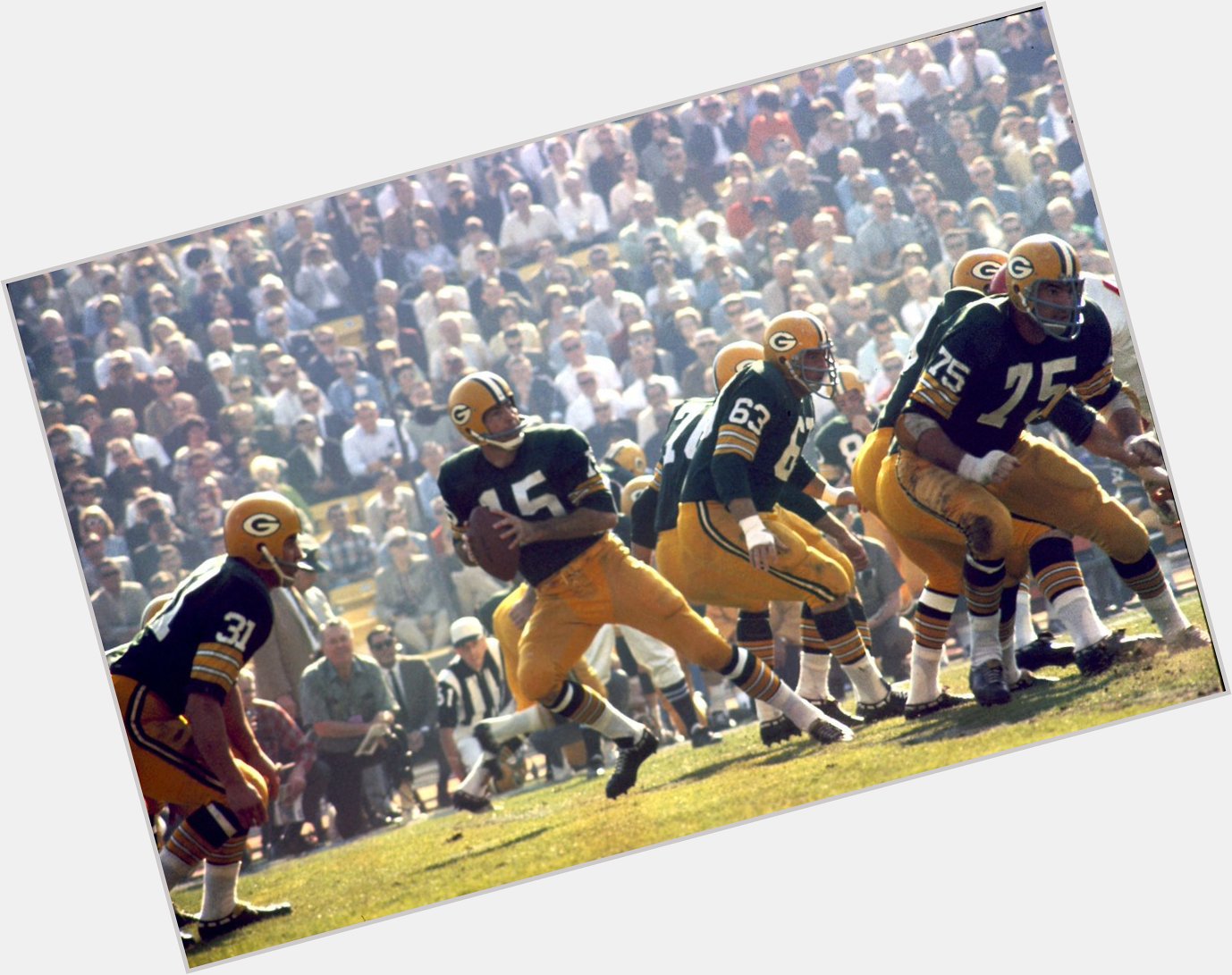 Happy 83rd birthday to the Hall of Fame QB Bart Starr! 