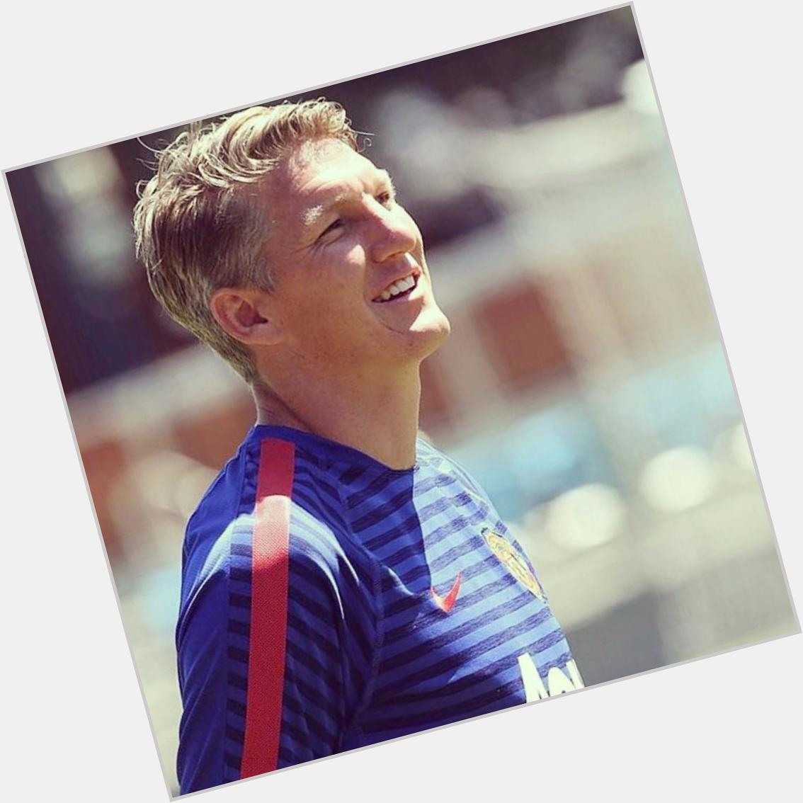 Happy 31st birthday Bastian Schweinsteiger ( Best wishes   
